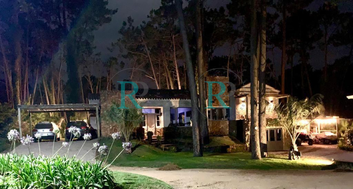 Casa ID.1365 - Casa de 5 dormitorios en Laguna Blanca en Manantiales