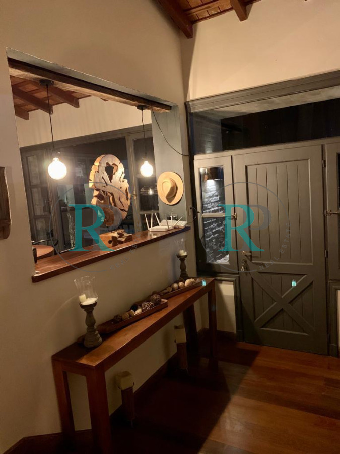 Casa ID.1365 - Casa de 5 dormitorios en Laguna Blanca en Manantiales