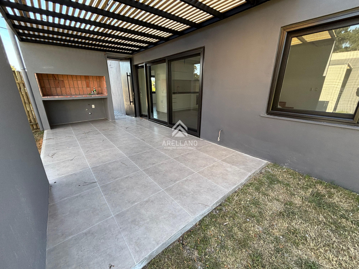 Casa ID.4666 - Casa 3 Dormitorios en Venta en Parque Burnett