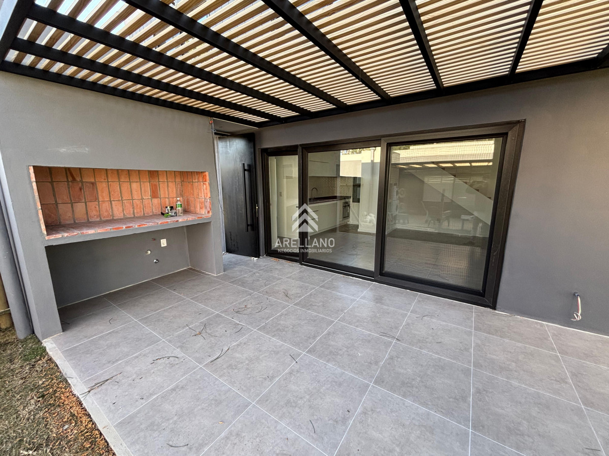 Casa ID.4666 - Casa 3 Dormitorios en Venta en Parque Burnett