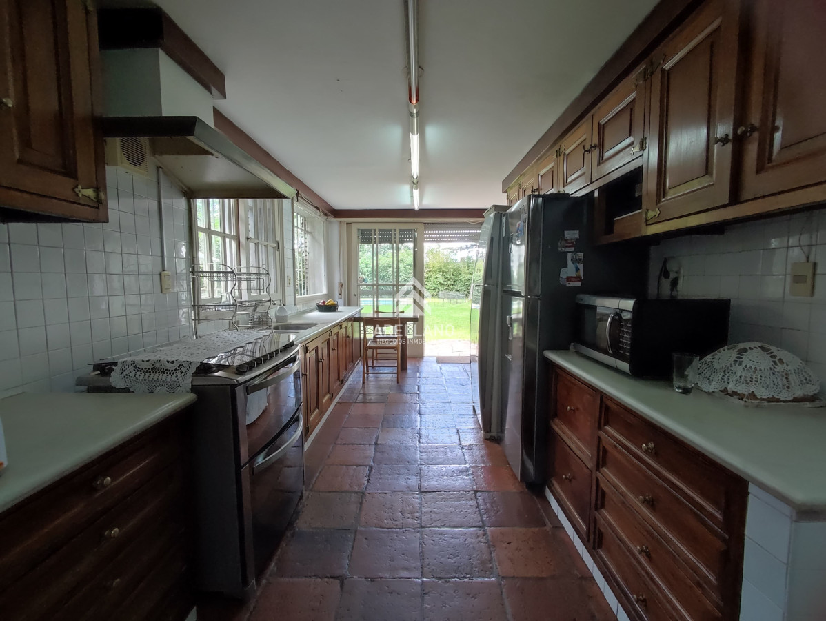 Casa ID.2618 - Venta de Casa con 4 Dormitorios en Mansa cerca del Mar