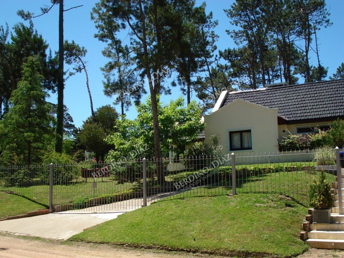 Casa ID.1513 - Venta de casa de 4 dormitorios en San Rafael 