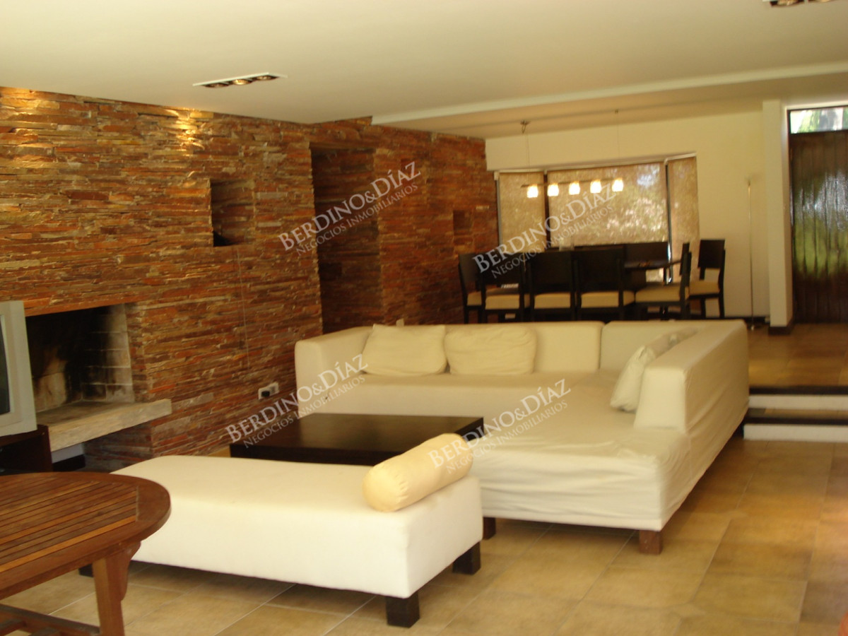 Casa ID.1513 - Venta de casa de 4 dormitorios en San Rafael 
