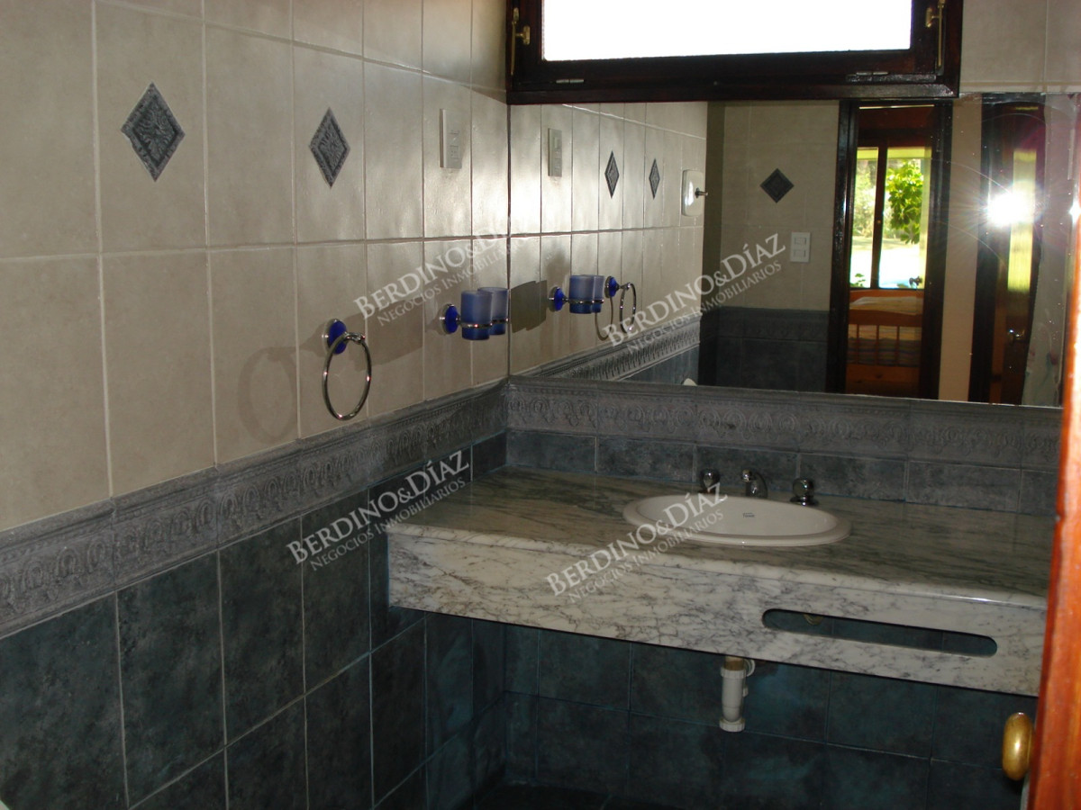 Casa ID.1513 - Venta de casa de 4 dormitorios en San Rafael 