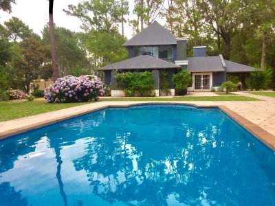 Venta de casa de 4 dormitorios en Pinares 