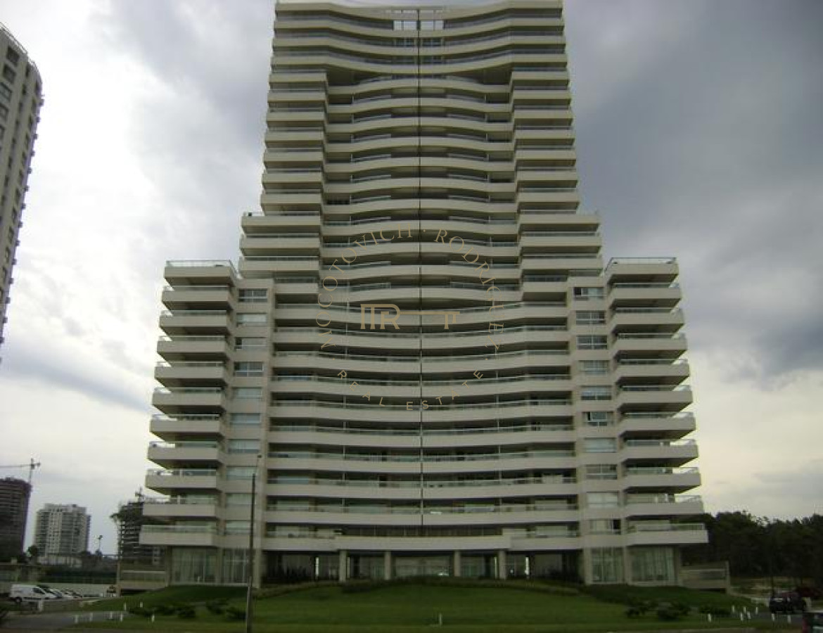 Apartamento ID.2224 - Venta de apartamento de 3 dormitorios en Brava frente al mar