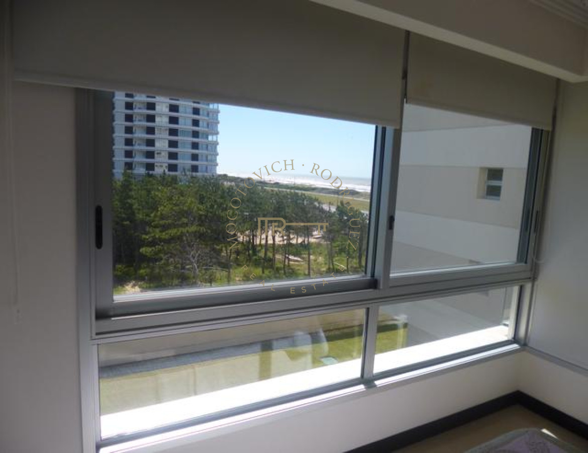 Apartamento ID.2224 - Venta de apartamento de 3 dormitorios en Brava frente al mar