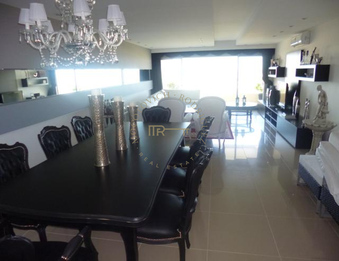 Apartamento ID.2224 - Venta de apartamento de 3 dormitorios en Brava frente al mar