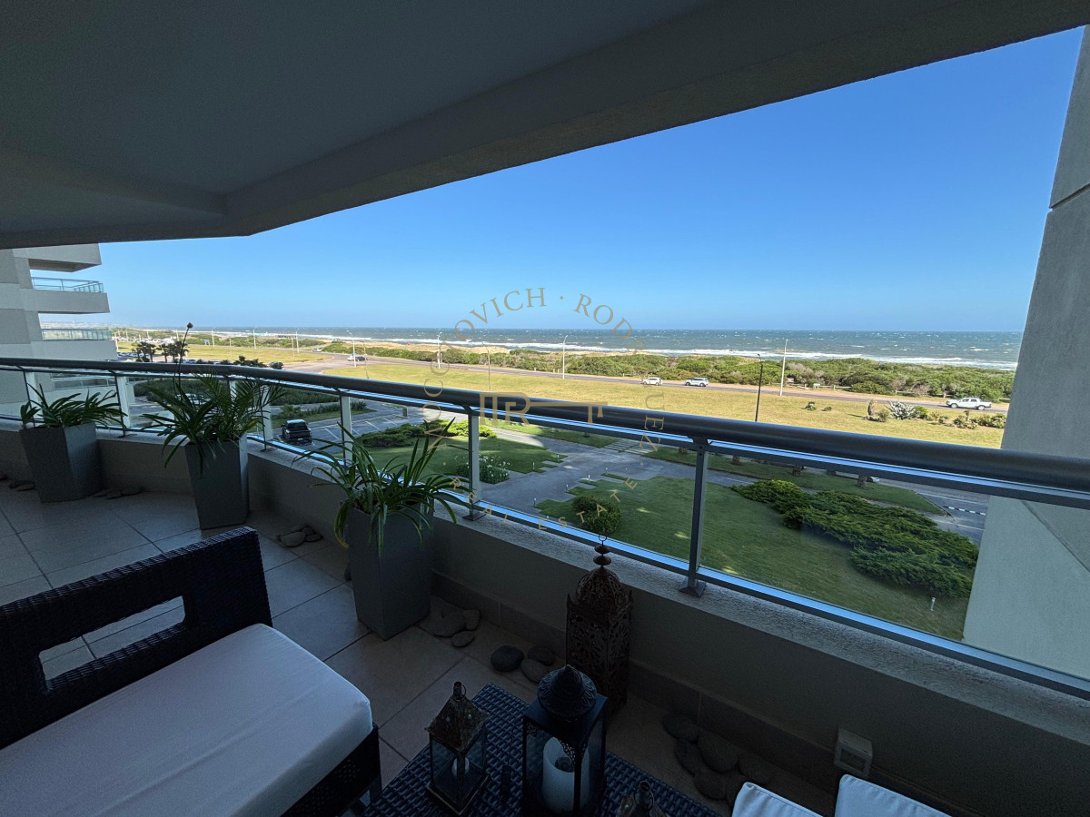 Apartamento ID.2225 - Venta de Apartamento de 3 dormitorios en la Brava Punta del Este
