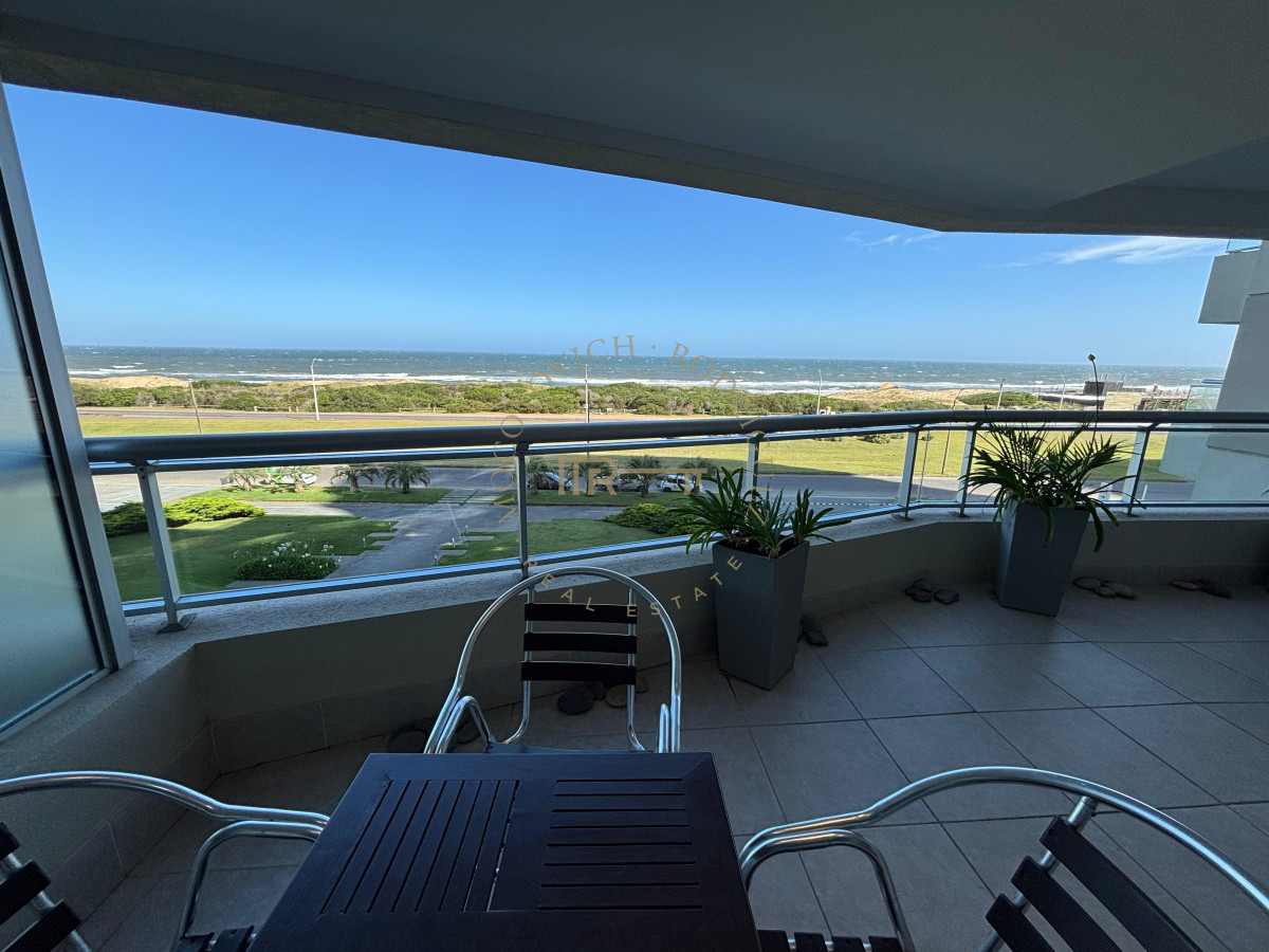 Apartamento ID.2225 - Venta de Apartamento de 3 dormitorios en la Brava Punta del Este