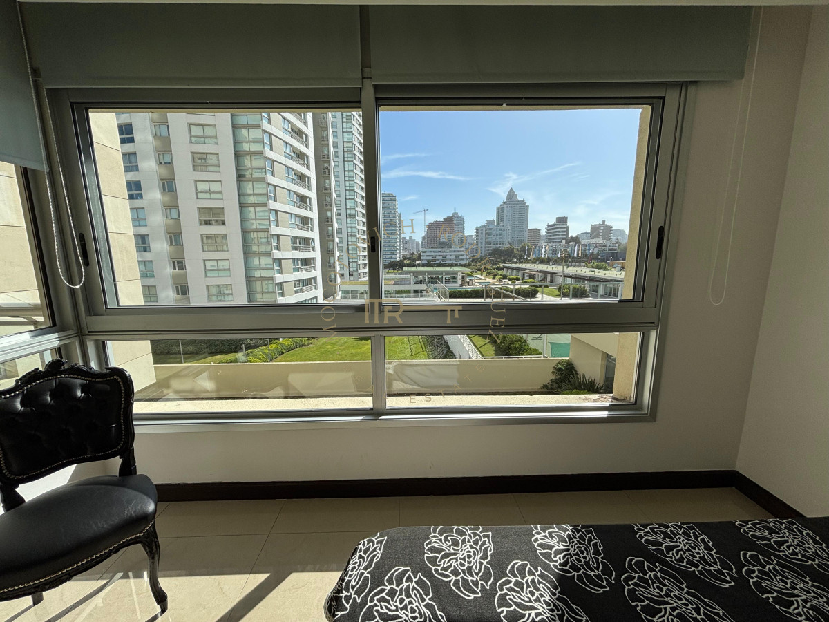 Apartamento ID.2225 - Venta de Apartamento de 3 dormitorios en la Brava Punta del Este
