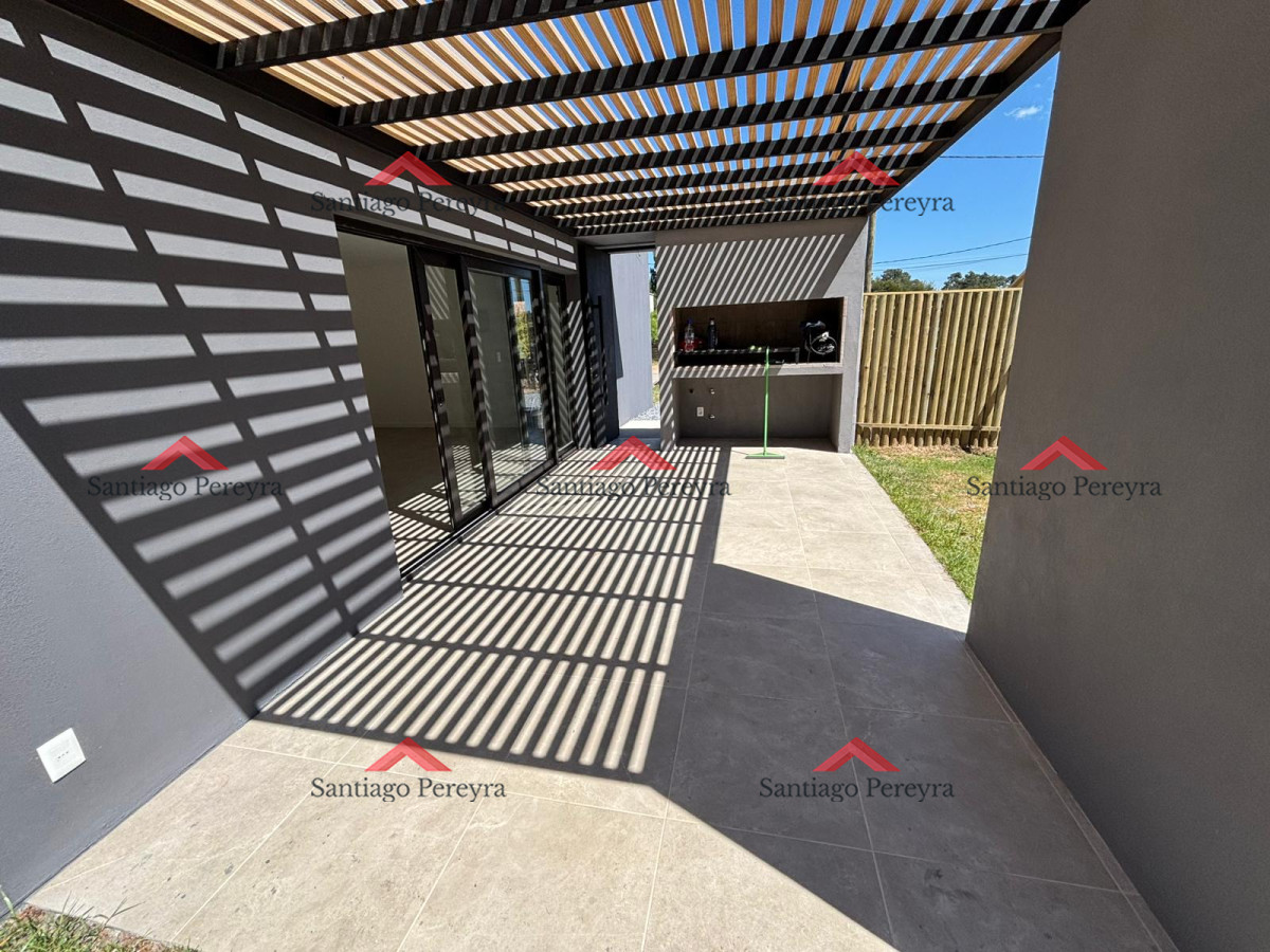 Casa ID.17010 - Casa 2 dormitorios en Venta en Parque Burnett