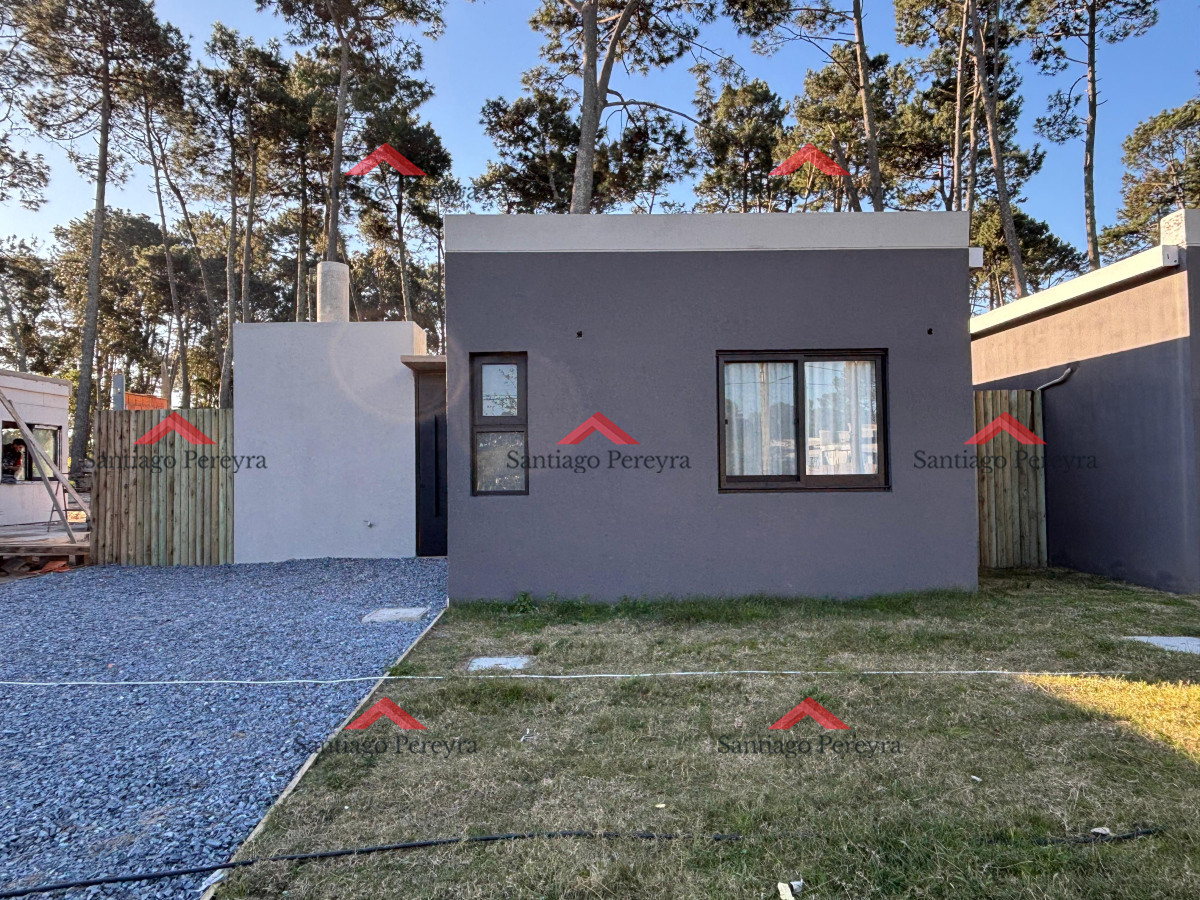 Casa ID.17010 - Casa 2 dormitorios en Venta en Parque Burnett