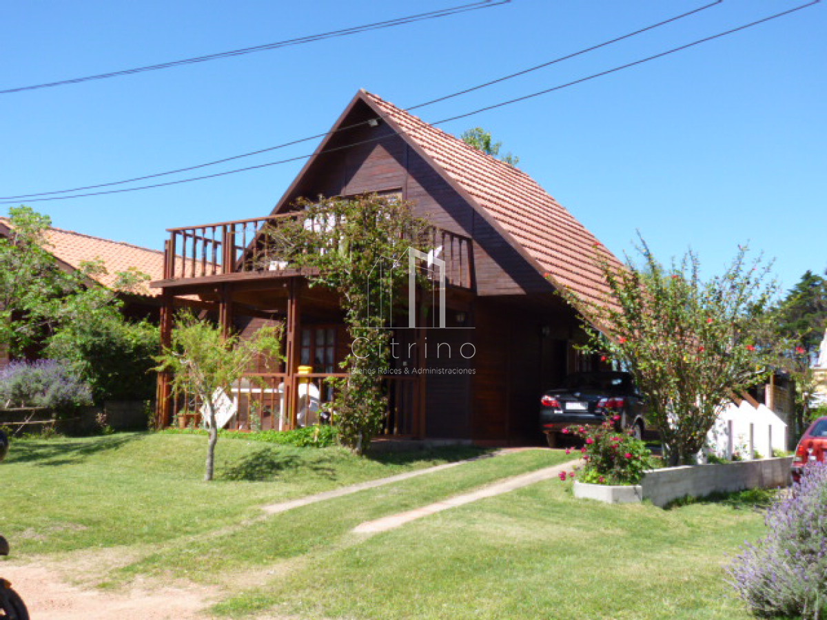 Casa ID.305 - Excelente casa 2 dormitorios en Pinares