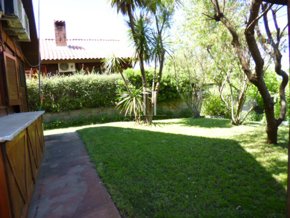Casa ID.305 - Excelente casa 2 dormitorios en Pinares