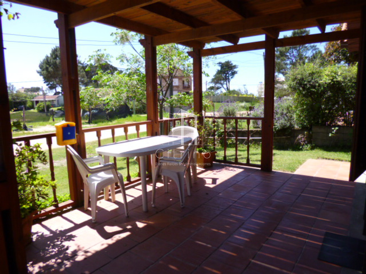 Casa ID.305 - Excelente casa 2 dormitorios en Pinares
