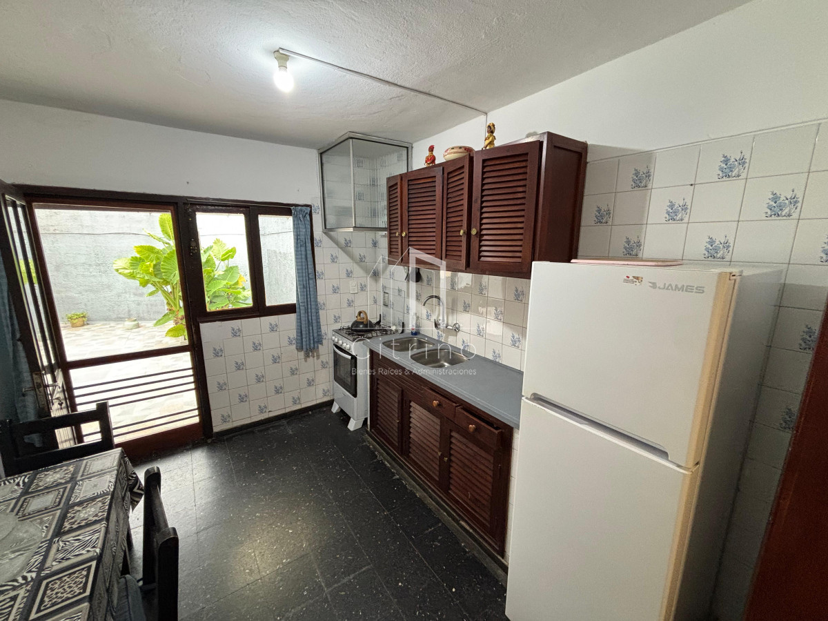 Casa ID.1715 - Casa de 3 dorimitorios y 1 baño en alquiler anual zona Las Delicias