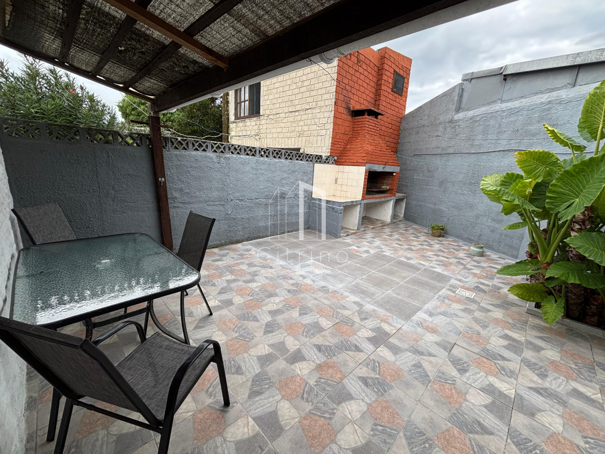 Casa ID.1715 - Casa de 3 dorimitorios y 1 baño en alquiler anual zona Las Delicias