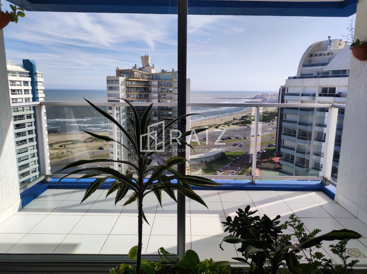 Apartamento ID.9985 - Venta de apartamento de 2 dormitorios en la Brava Punta del Este