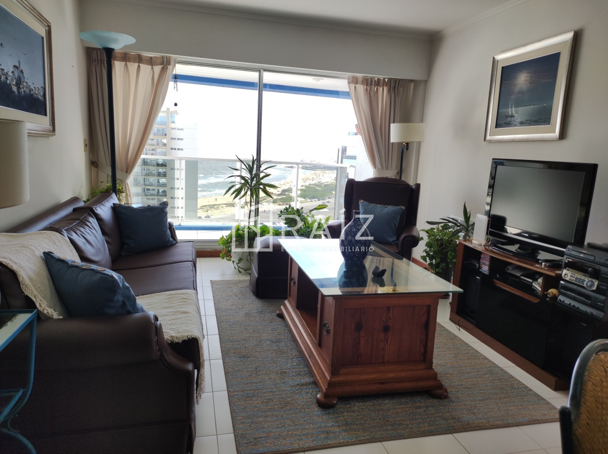 Apartamento ID.9985 - Venta de apartamento de 2 dormitorios en la Brava Punta del Este