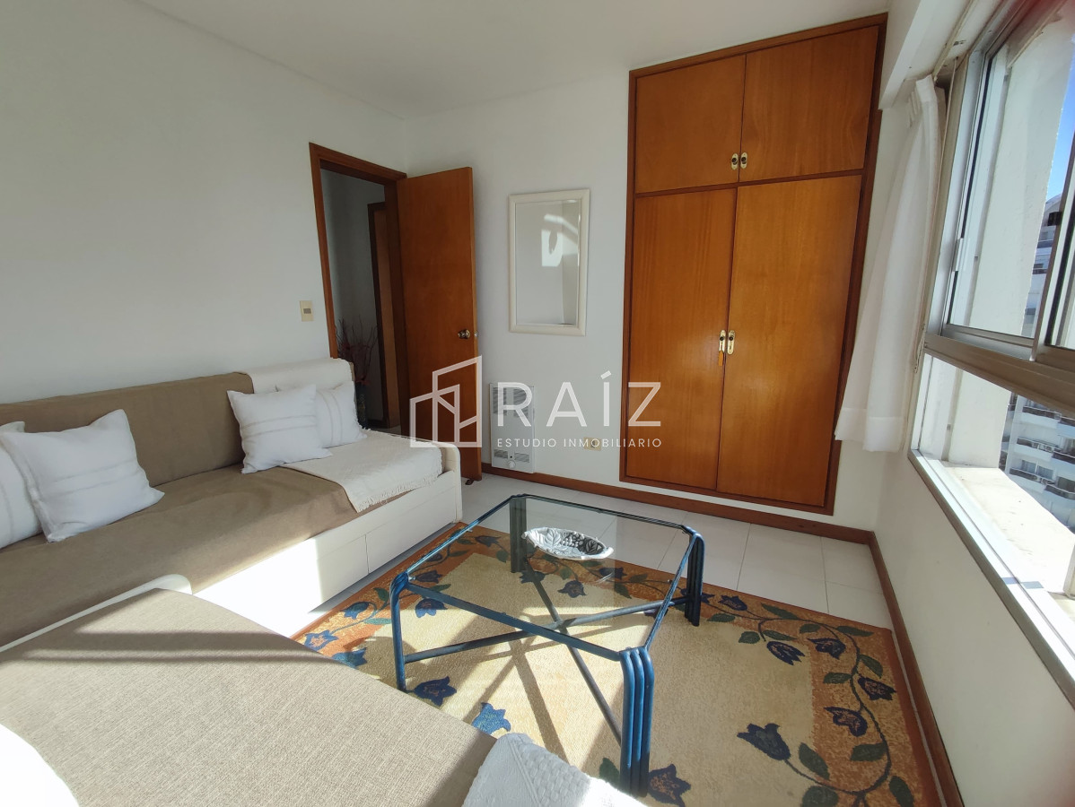 Apartamento ID.9985 - Venta de apartamento de 2 dormitorios en la Brava Punta del Este