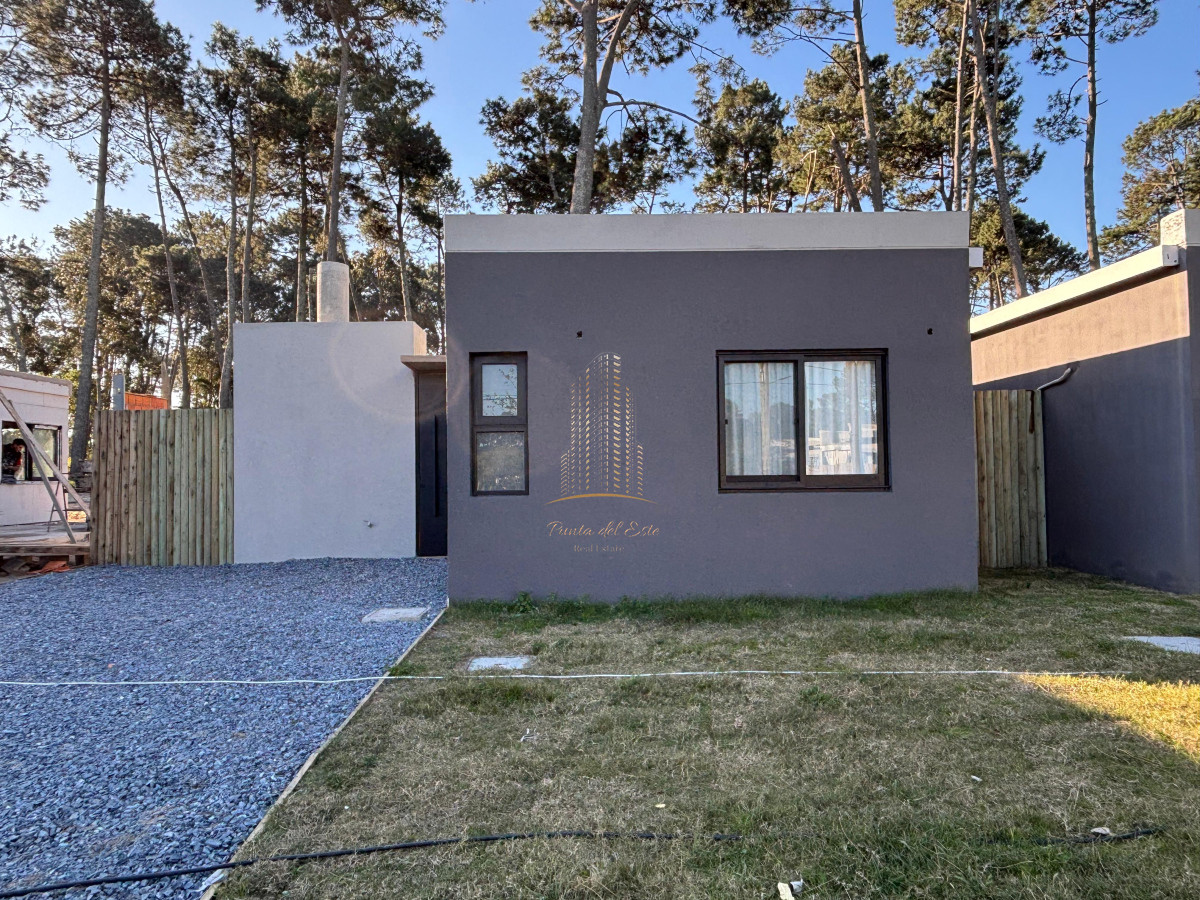 Casa ID.755 - Casa 2 dormitorios en Venta en Parque Burnett