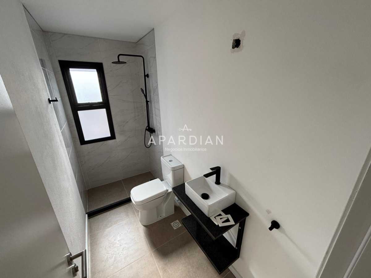 Casa ID.21096788 - Casa 2 dormitorios en Venta en Parque Burnett