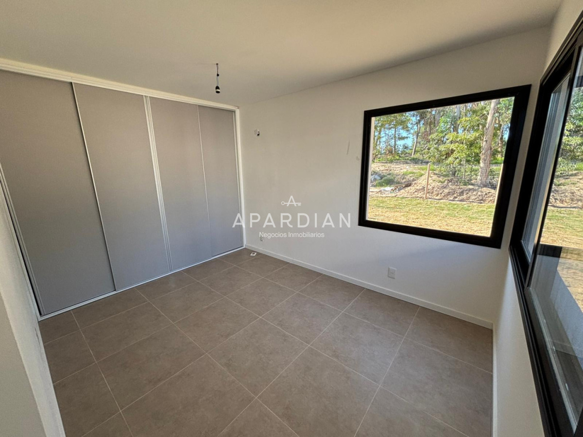 Casa ID.21096788 - Casa 2 dormitorios en Venta en Parque Burnett