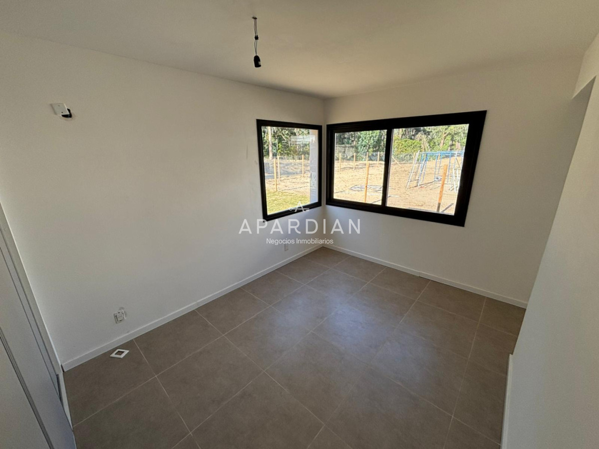 Casa ID.21096788 - Casa 2 dormitorios en Venta en Parque Burnett