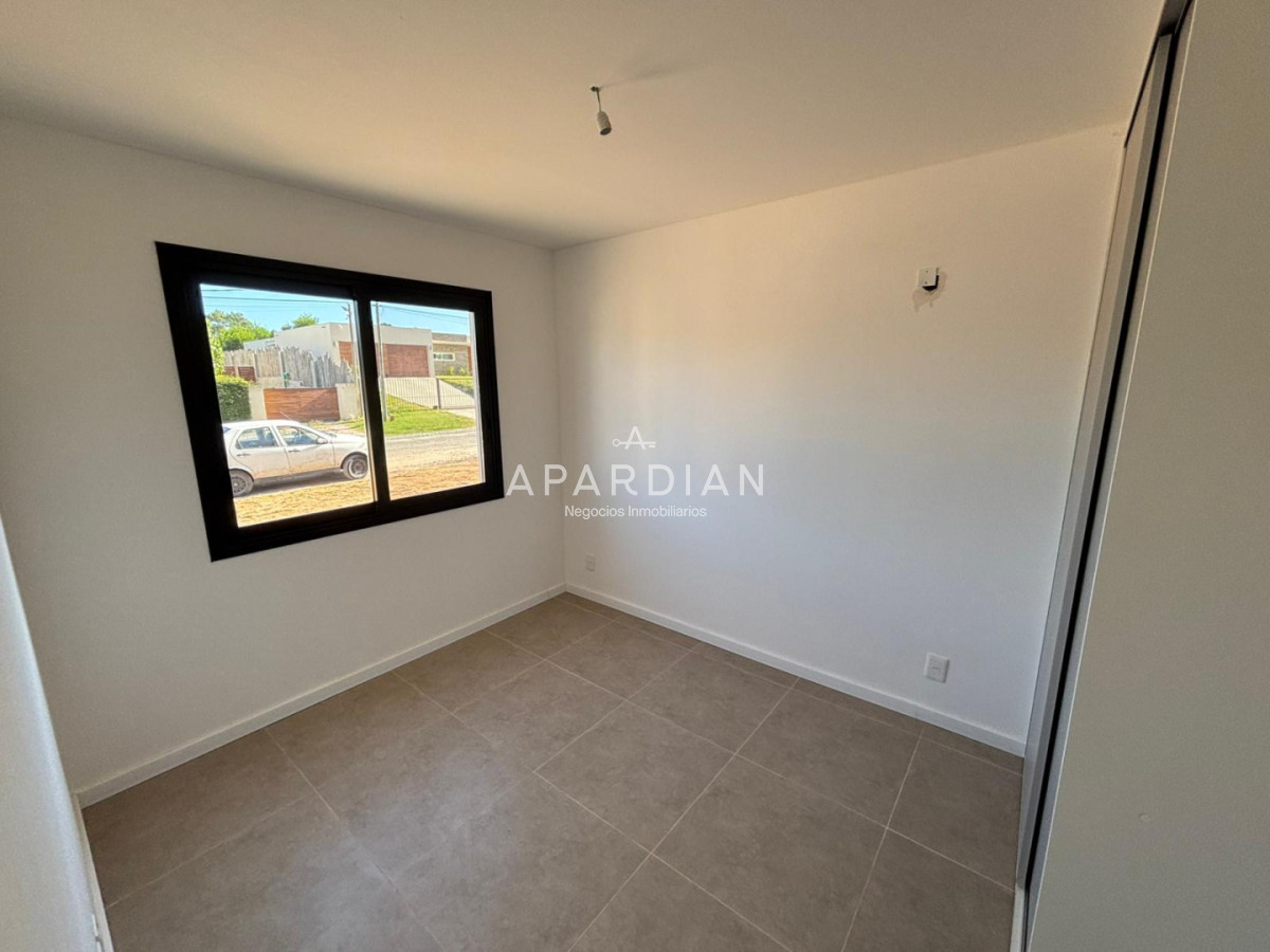 Casa ID.21096788 - Casa 2 dormitorios en Venta en Parque Burnett