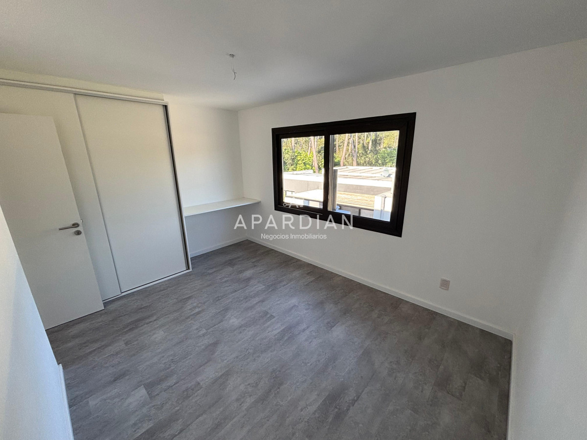 Casa ID.21096787 - Casa 3 Dormitorios en Venta en Parque Burnett
