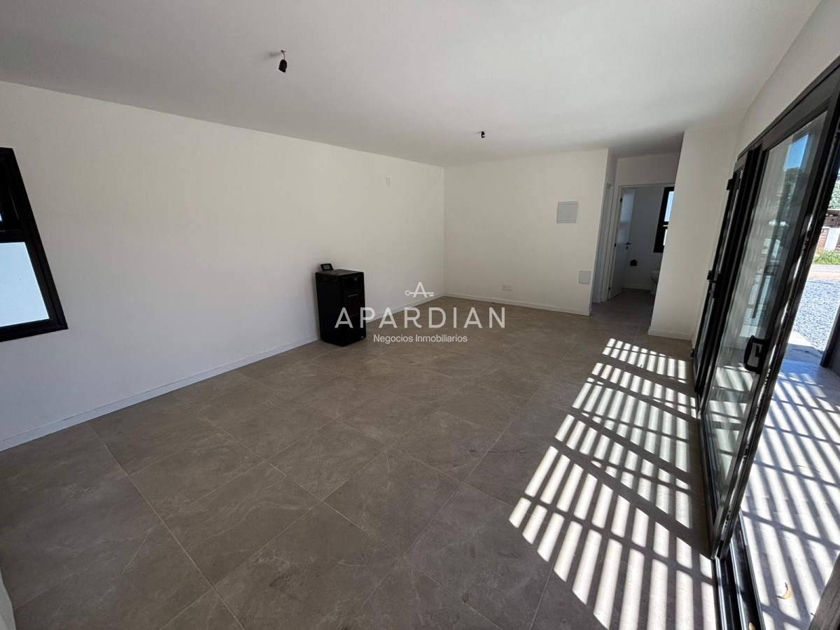 Casa ID.21096788 - Casa 2 dormitorios en Venta en Parque Burnett