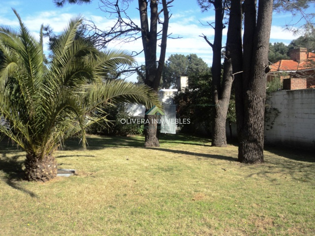 Casa ID.11602 - Venta de Casa de 4 dormitorios en Altos de Pinar