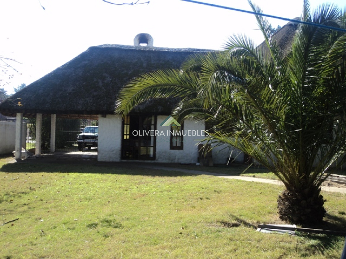Casa ID.11602 - Venta de Casa de 4 dormitorios en Altos de Pinar
