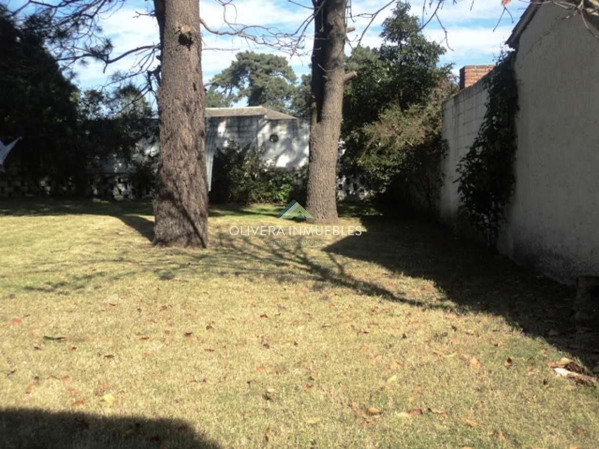 Casa ID.11602 - Venta de Casa de 4 dormitorios en Altos de Pinar