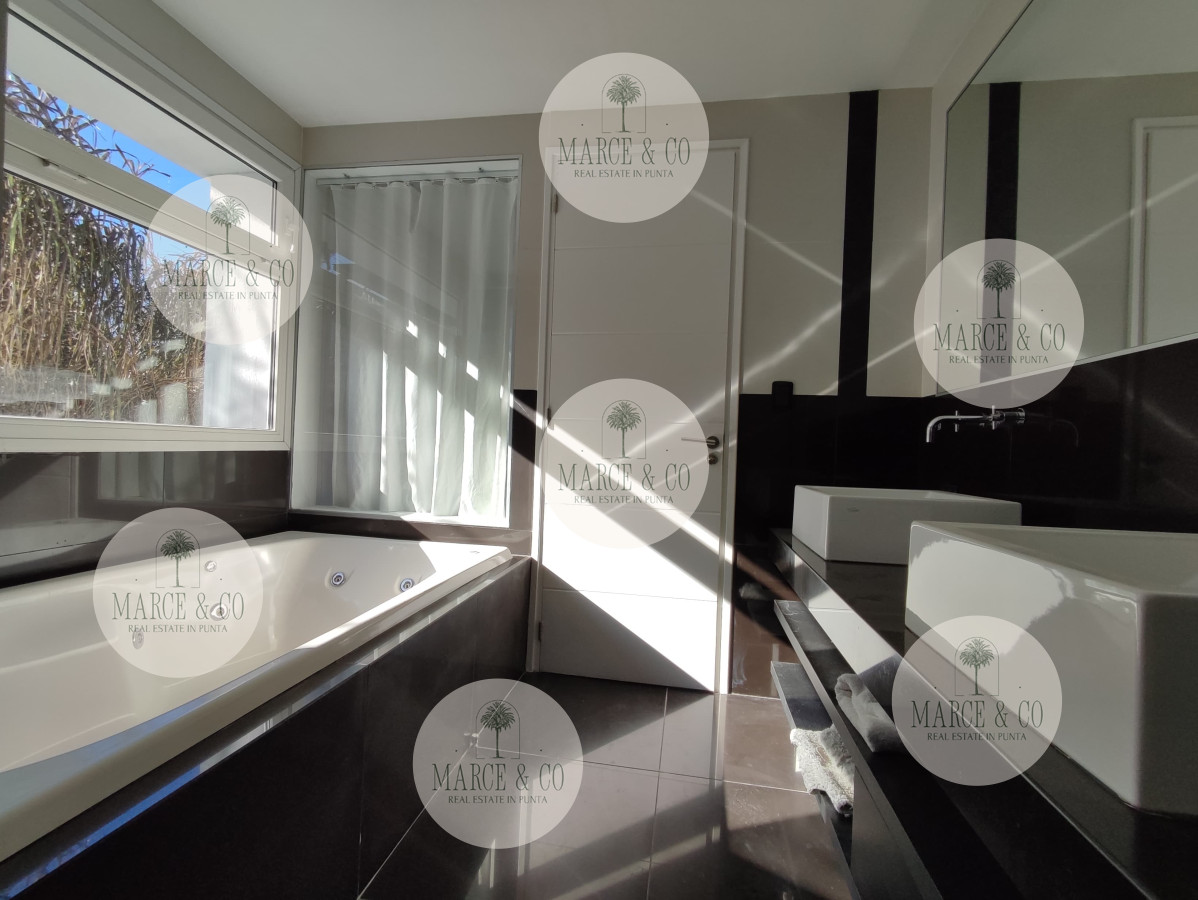 Casa ID.452 - Casa en Alquiler temporal con 3 SUITES en Punta Ballena con vista al Mar
