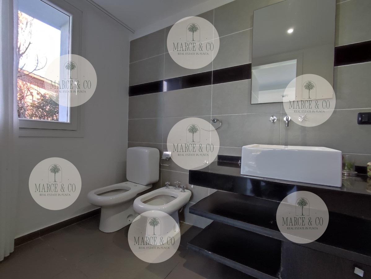 Casa ID.452 - Casa en Alquiler temporal con 3 SUITES en Punta Ballena con vista al Mar
