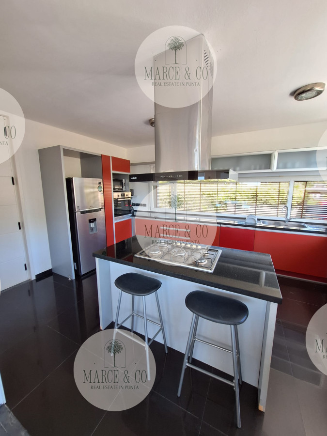 Casa ID.452 - Casa en Alquiler temporal con 3 SUITES en Punta Ballena con vista al Mar