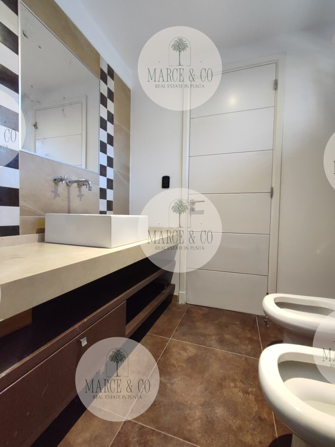 Casa ID.452 - Casa en Alquiler temporal con 3 SUITES en Punta Ballena con vista al Mar