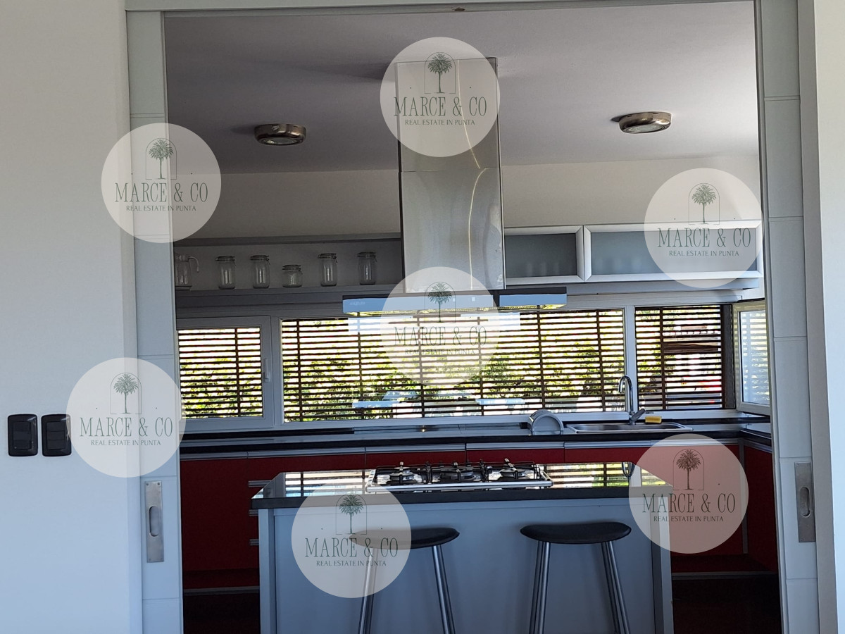 Casa ID.452 - Casa en Alquiler temporal con 3 SUITES en Punta Ballena con vista al Mar