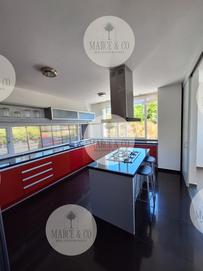 Casa ID.452 - Casa en Alquiler temporal con 3 SUITES en Punta Ballena con vista al Mar