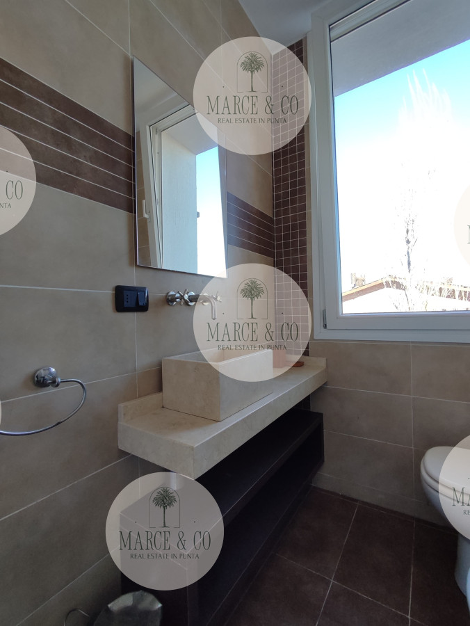 Casa ID.452 - Casa en Alquiler temporal con 3 SUITES en Punta Ballena con vista al Mar