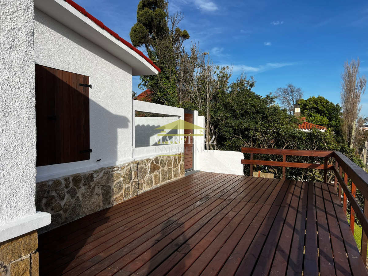 Casa ID.2 - Casa de 2 dormitorios y medio en venta en Las Delicias con vista al Mar 