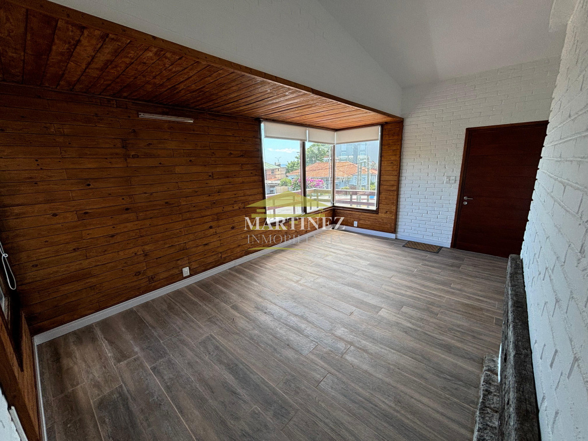 Casa ID.2 - Casa de 2 dormitorios y medio en venta en Las Delicias con vista al Mar 