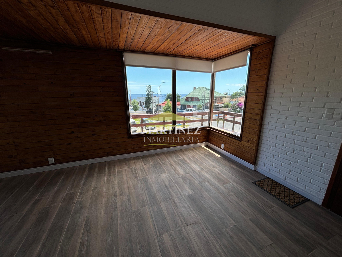 Casa ID.2 - Casa de 2 dormitorios y medio en venta en Las Delicias con vista al Mar 