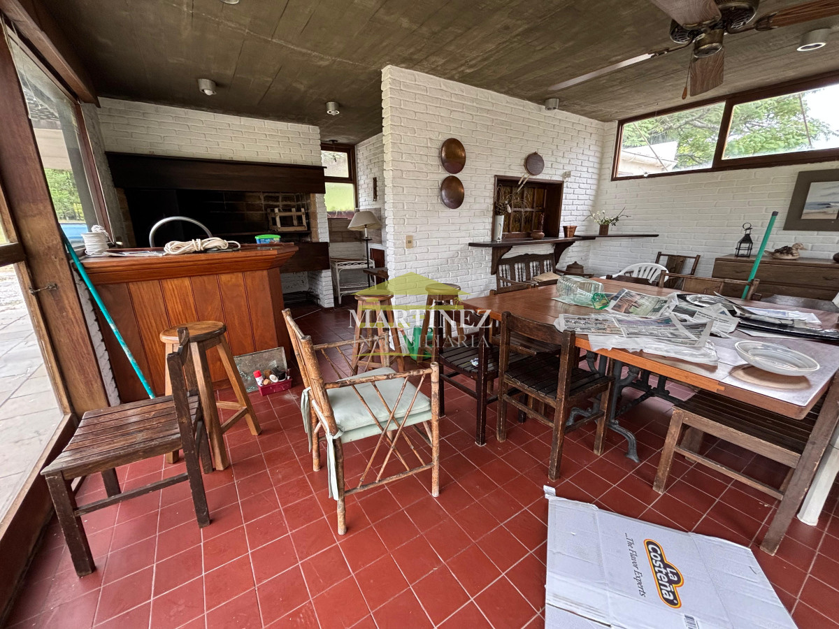Casa ID.3 - Casa de 3 suites más dependencia en pinares a media cuadra de la playa