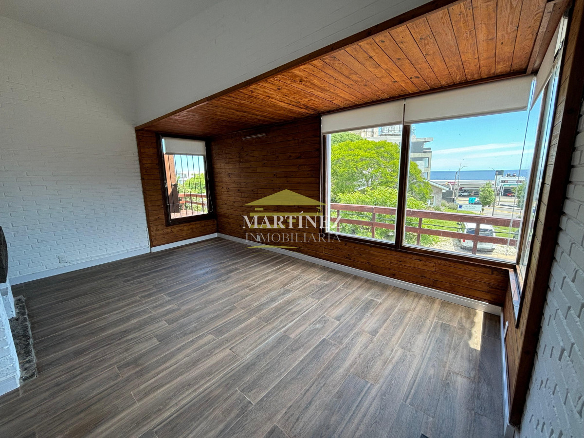 Casa ID.2 - Casa de 2 dormitorios y medio en venta en Las Delicias con vista al Mar 