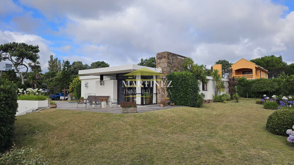 Casa ID.3 - Casa de 3 suites más dependencia en pinares a media cuadra de la playa