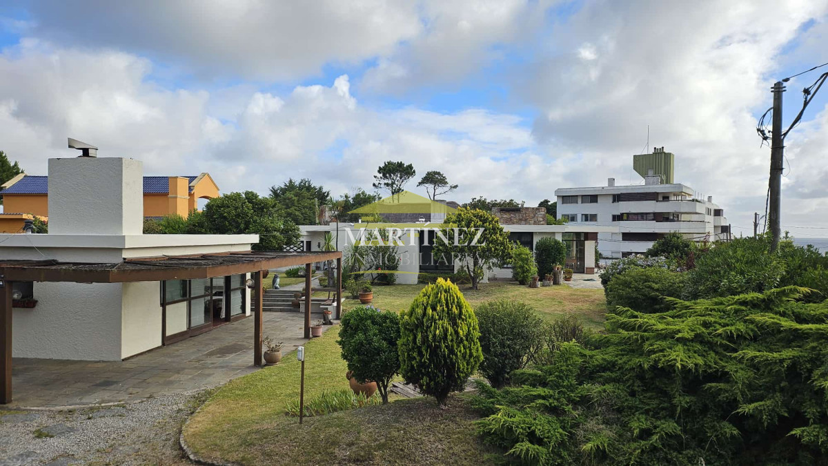 Casa ID.3 - Casa de 3 suites más dependencia en pinares a media cuadra de la playa