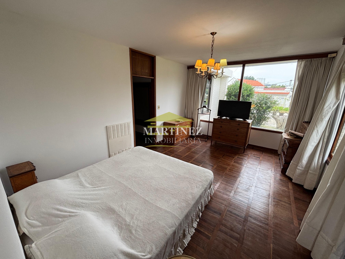 Casa ID.3 - Casa de 3 suites más dependencia en pinares a media cuadra de la playa